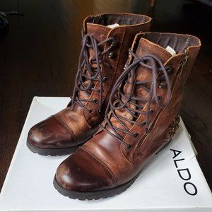 Aldo leather boots with gold detail - Women's US 39 - (8.5)